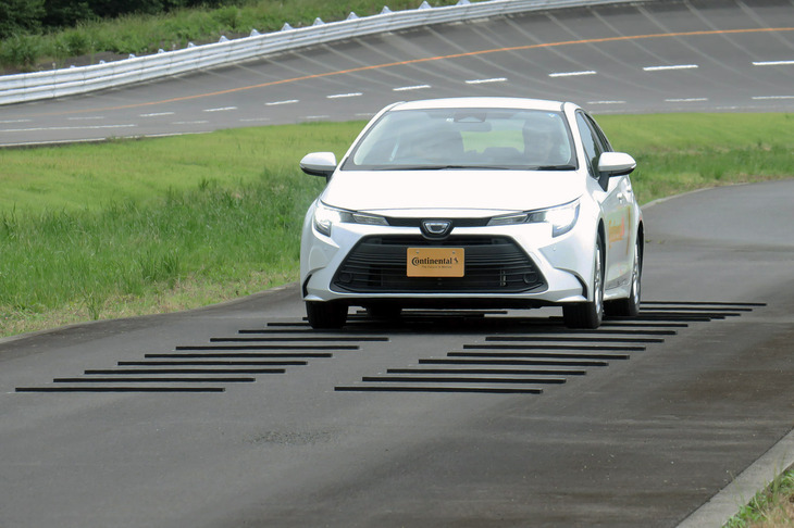 試乗では主に乗り心地をチェック。凹凸への当たりはやや硬いものの、振動の収縮は素早く、不快な揺れ残りなどは感じさせなかった。