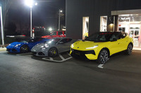 「ロータス仙台」に並んだロータスの最新ラインナップ。