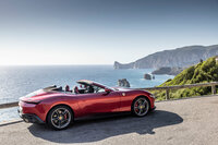 「ローマ スパイダー」は、オープンエアの気持ちよさや優雅なスタイリングを実現しているだけでなく、より幅広い領域でクルマとのコミュニケーションが楽しめるスポーツカーに仕上がっていた。