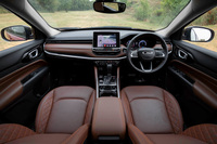 7人乗りミッドサイズSUV「ジープ・コマンダー」のティザーサイトがオープンの画像