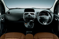 ライフスタイルブランドとコラボした「ルノー・カングー」の限定車発売の画像