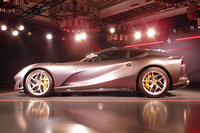 流麗な「812スーパーファスト」のエクステリアデザインは、フェラーリ社内のスタイリングセンターが手がけた。