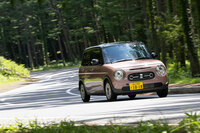 パワートレインはシンプルだが燃費は上々。今回の試乗では軽乗用車の苦手とする高速道路や山坂道も走ったが、実燃費は19.0km/リッターを記録した。