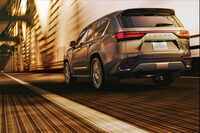 改良型「レクサスLX」発売へ LX史上初となるハイブリッドモデルも設定の画像