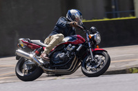 ホンダCB400スーパーフォア(写真:郡大二郎)