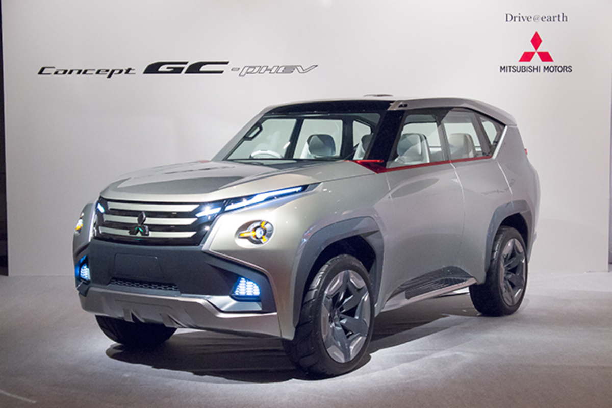 次期「パジェロ」!? 大型SUVコンセプトが登場【東京モーターショー2013