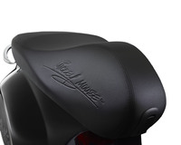 ディズニーとコラボした特別仕立ての「ベスパ・プリマベーラ125/150」登場の画像