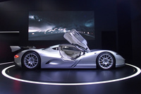電動スーパーカーの「アスパーク・アウル」。0-100km/h加速は2.0秒という高性能モデルで、2018年の発売が予定されている。