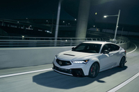 北米仕様の「アキュラ・インテグラ タイプS」のボディーサイズは、全長×全幅×全高=4724×1900×1407mm。全長がやや「シビック」より拡大している。