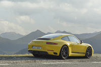 ボディーカラーは、写真のレーリングイエローを含む全9色がラインナップされる。