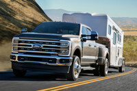 清水「でも、アメリカっていったらやっぱり巨大なピックアップトラックじゃない?」 
	ほった「こちとら本気を出したら勝負にならないから、気を使ってあげてるんですよ。いいんですか? こういうバケモノ(フォード・スーパーデューティーF-350ラリアット)を連れてきても」