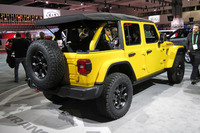 4ドアモデルと2ドアモデルの2種類が用意される点は、従来モデルと変わらない。