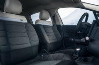 「シトロエンC3」にアパレルブランドとのコラボモデル「セントジェームス」が登場の画像