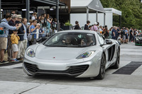 マクラーレン・オートモーティブの量産スポーツカー第1弾として2011年に発売された「MP4-12C」。エポックメイキングな一台として後年にまで記憶されることになるだろう。