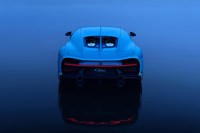 500台目を飾る最後の「ブガッティ・シロン」は、2016年のジュネーブモーターショーに初登場した車両と同じ外板色でカラーコーディネートされている。