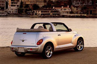 「PTクルーザーカブリオ」は、ハッチモデル同様、メキシコのクライスラー工場で生産される。