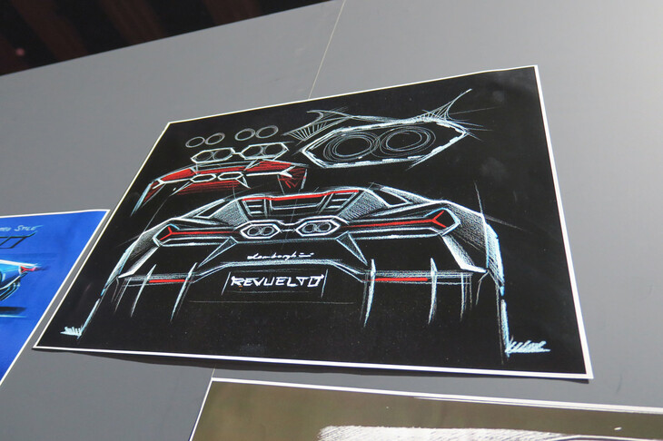 「ランボルギーニ・レヴエルト」のスケッチ。