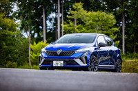 2025年10月2日に日本導入が発表された「ルノー・ルーテシア」のマイナーチェンジモデル。フロントマスクを中心に、内外装デザインや装備の見直しが行われた。