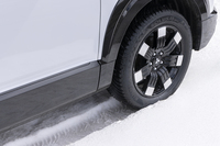 オールシーズンタイヤはライフが短くては履き替え不要のメリットがなくなってしまう。「ソルウス4S HA32」はクムホの夏タイヤ以上の耐摩耗性を確保しており、その点でも安心だ。