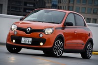 「トゥインゴGT」は、ルノー・スポールがエンジンとシャシーに専用チューニングを施したコンパクトスポーツモデル。試乗車(5段MT仕様)の車両価格は229万円。