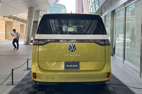 「プロ」の外寸は、全長4715mm、全幅1985mm、全高1925mmで、ホイールベースは2990mm。