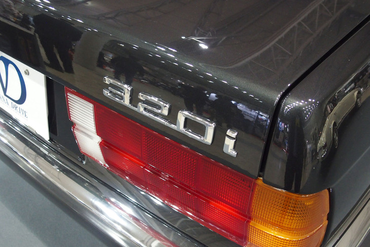 BMW 320iカブリオレ(1989年)