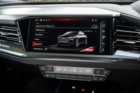 ドライブモードは「エフィシェンシー」「コンフォート」「オート」「ダイナミック」「インディビジュアル」の全5種類から選べる。