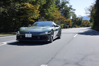 最高速は340km/h、0-100km/hは2.9秒、0-200km/hは7.9秒と公表されている。