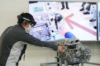 デジタル教材を用いた自主学習の様子。MR(複合現実)技術により、バーチャルに生産ラインや現物を再現。時間や場所の制約なしに、よりリアルな作業訓練を受けられるようになった。