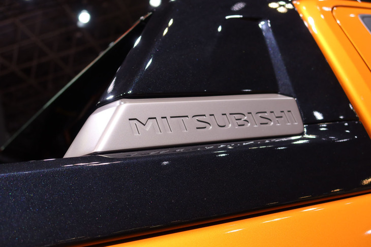 三菱トライトン