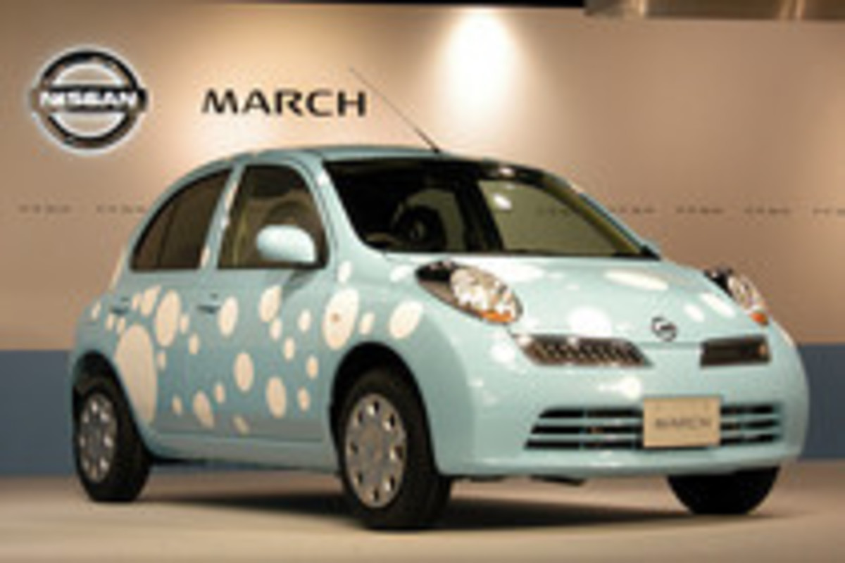 マーチコレット」発売イベントに、3代目マチ子さん、インパルス、藤崎