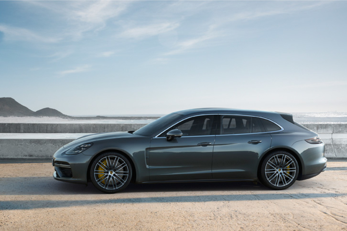 ポルシェ　パナメーラ4 E-hybrid スポーツツーリスモ　純正ラバーマット ポルシェ パナメーラ4 E-hybrid スポーツツーリスモ 純正ラバー