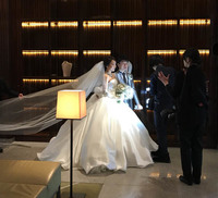 日ごろの取材では撮る側ですが、結婚式では撮られる側。緊張するもんですね~。