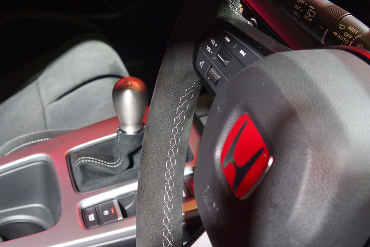 ホンダ・シビック タイプRレーシングブラックパッケージ