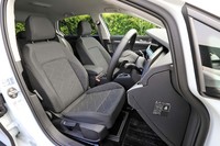 「eTSIアクティブ」はダイヤモンド柄がプリントされたファブリックシートを装備する。