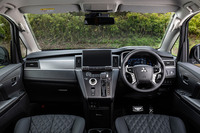 三菱がミニバン「デリカD:5」の大幅改良モデルを発表【ジャパンモビリティショー2025】の画像