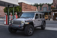 日本には4ドアの「アンリミテッド」のみがカタログモデルとして導入される見込みとなっている。