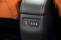 センターコンソールの後端には、後席用のUSBコネクターが設置されている。