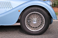 試乗車に装着されていたスポークホイールはオプション。標準で装備されるのはシルバーのアロイホイールである。