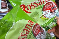 キャンディーの「ロッサーナ」もたびたび「フィアット500」の懸賞を実施している。2023年12月。