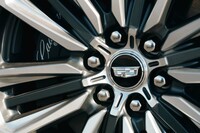 GMが「キャデラック・リリック」を日本に導入 航続距離510kmの新型BEVの画像