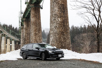 「スバル・レヴォーグ」に装着された「ベクター4シーズンズGEN-3」のサイズは純正タイヤと同じ225/45R18。同タイヤはグッドイヤーのドイツ、フランス、ポーランド、スロベニアの4拠点で製造されており、今回のタイヤはスロベニア生産のものだった。