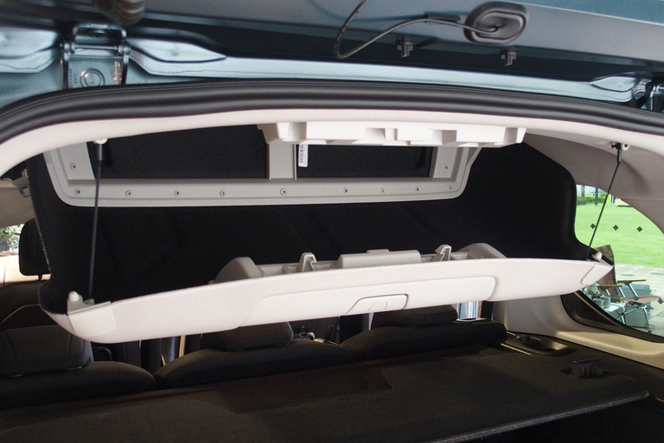 シトロエン・ベルランゴMAX BlueHDi(リアシーリングボックス)