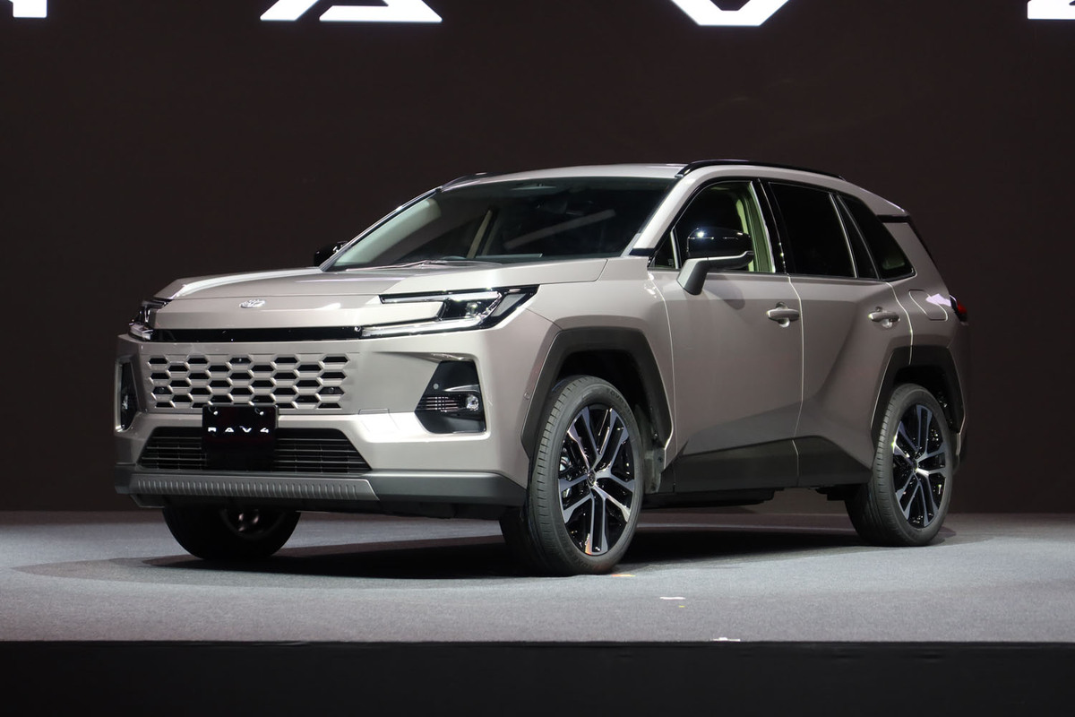 新型RAV4 進む、知能化──新型トヨタRAV4 Z試乗記 | GQ JAPAN