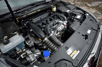 1.6リッター直4ターボは、新たな燃料噴射システムを採用することでパワーアップを実現。燃費も3割近く向上した。