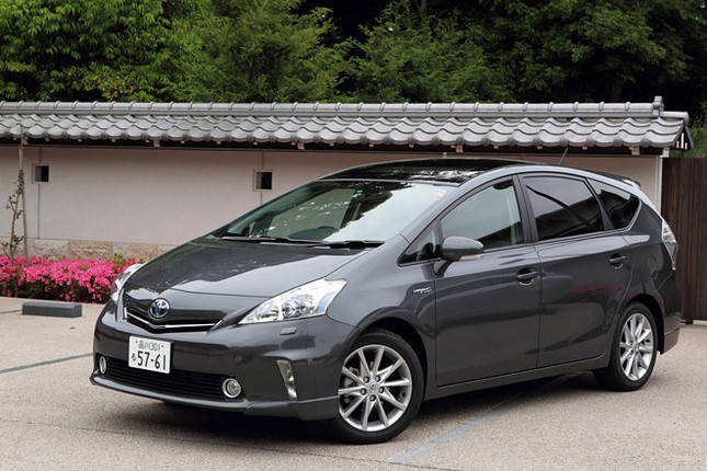 【スペック】全長×全幅×全高=4615×1775×1600mm/ホイールベース=2780mm/車重=1500kg/駆動方式=FF/1.8リッター直4DOHC16バルブ(99ps/5200rpm、14.5kgm/4000rpm)+交流同期電動機(82ps、21.1kgm)/価格=330万5000円(テスト車=400万7450円)