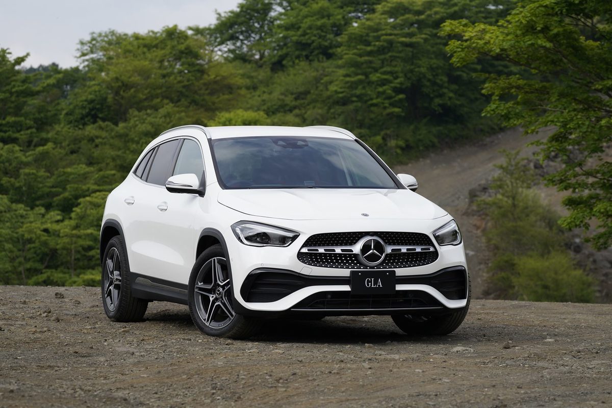 スタイリッシュさも悪路走破性能もアップ 新型「メルセデス・ベンツGLA 