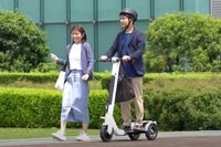 ホンダ発のベンチャーが三輪の電動小型モビリティーを公開