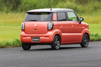 エンジン車と同等の扱いやすさを有し、他の軽乗用車から無理なく乗り換えられることを重視した「スズキeスカイ」。2026年秋の発表が予定されている。