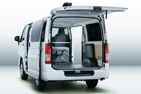 マツダが新型「ボンゴブローニイバン」を発表の画像